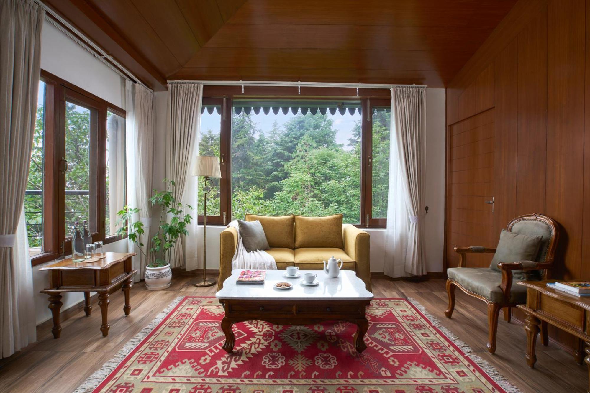 Hotel Larisa Resort, Mussoorie